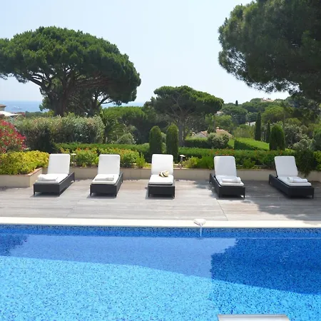 Villa Britana By The Pearls Collection