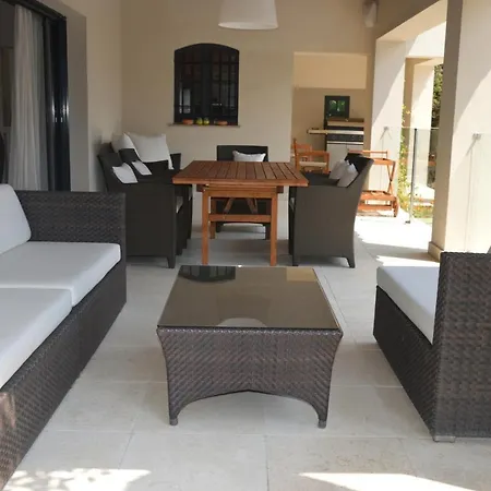 Britana By The Pearls Collection Saint-Tropez